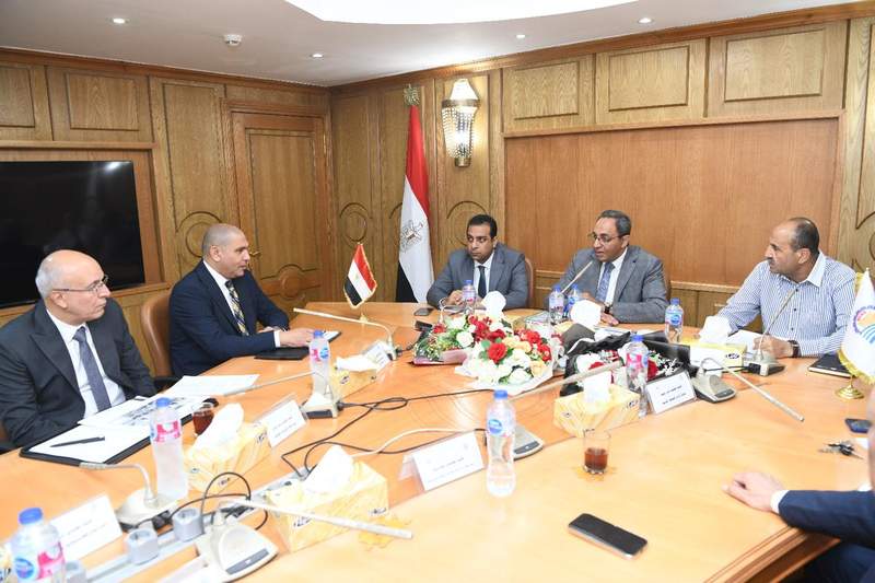 محافظ قنا يتابع تنفيذ مشروع المنطقة الحرفية بالترامسة ويدعو لجذب مطورين صناعيين